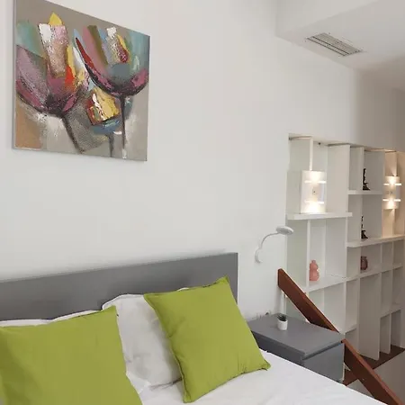 公寓 Sweet Dreams Lovely Duplex Universitate 布加勒斯特