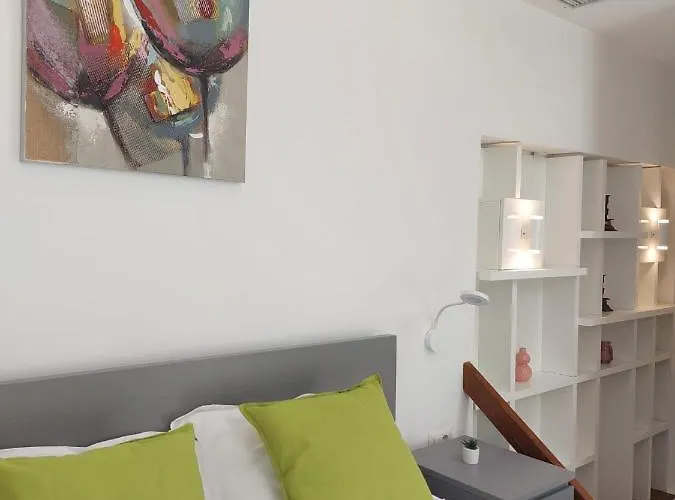 Апартаменти Sweet Dreams Lovely Duplex Universitate Бухарест